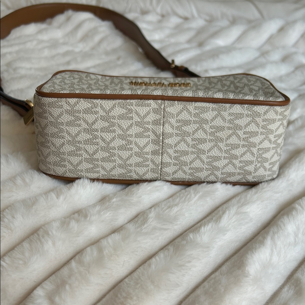 Michael Kors Monogram Cream and Tan Crossbody Bag - Picture 4 of 11